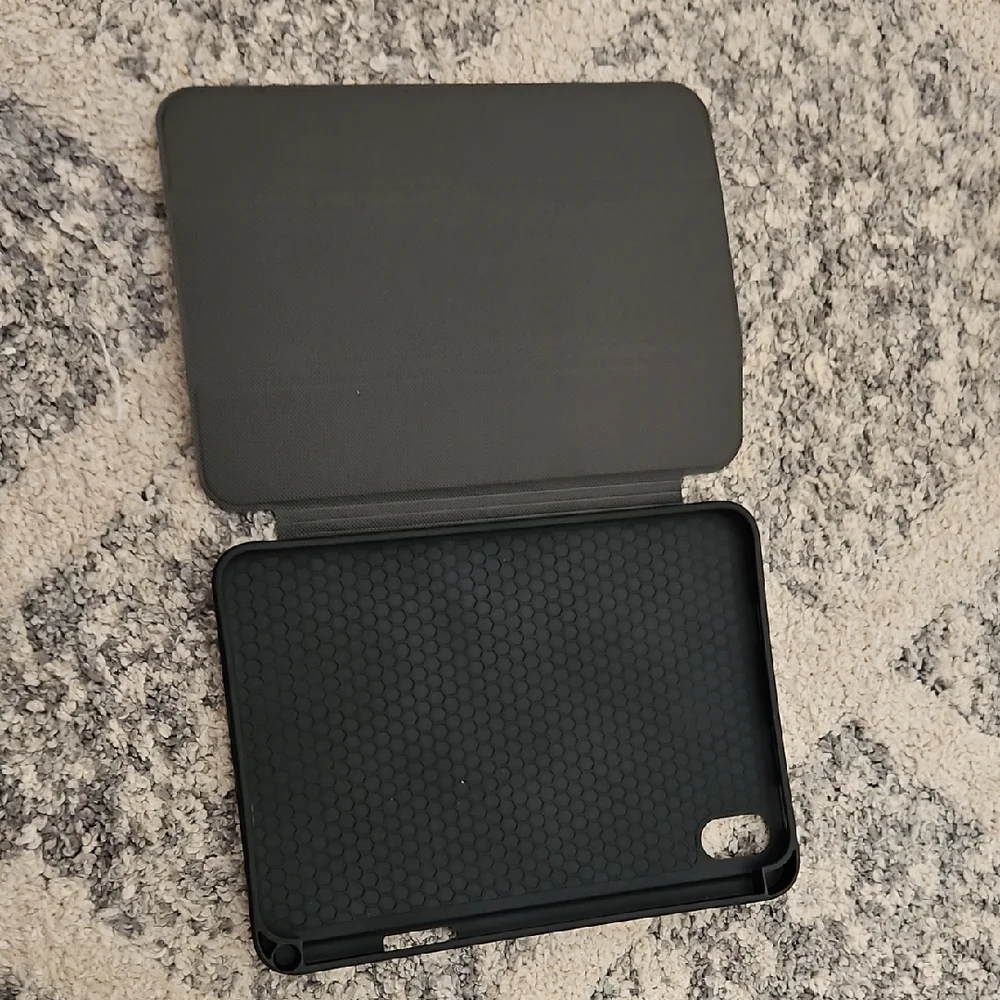 Smiley Face Tablet Case for iPad 10th Gen - Beige